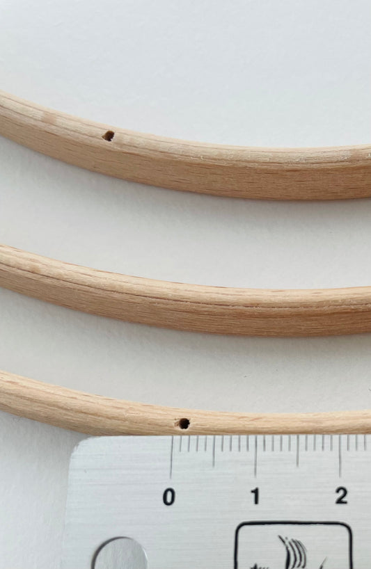 Gebohrte Holzringe natur – ideal für Babymobile & Makramé ø 22 und 23 cm